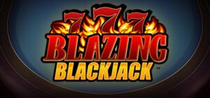Logotipo del juego Blazing Blackjack con el número 777 en llamas
