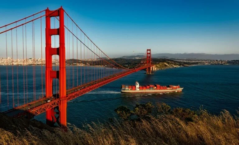 A Picture of golden gate bridge