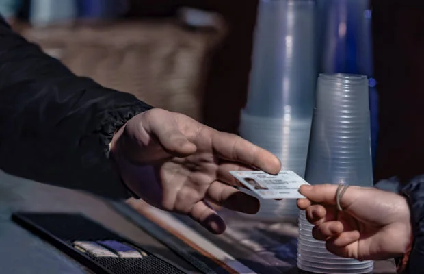 Should the minimum age for gambling be the same as it is for drinking?