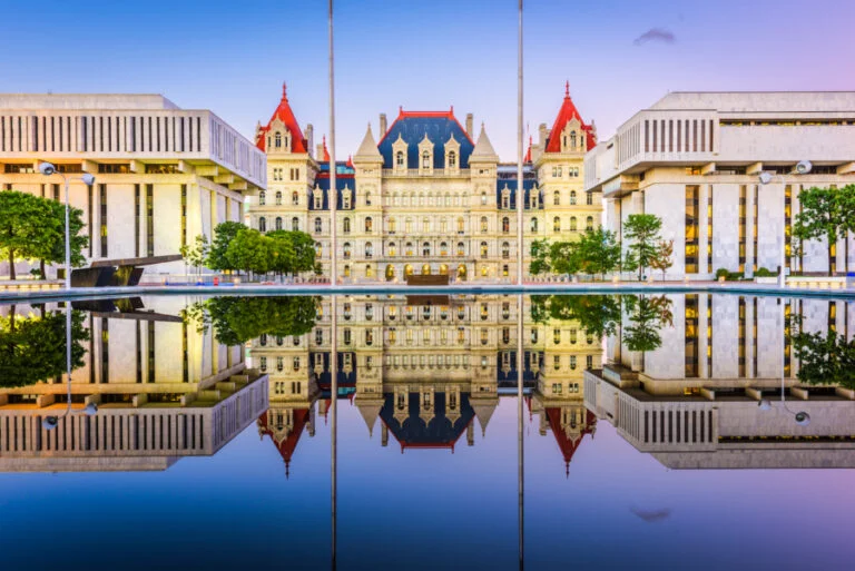New-York-online-sportsbooks-may-grow-to-16-if-Albany-says-yes