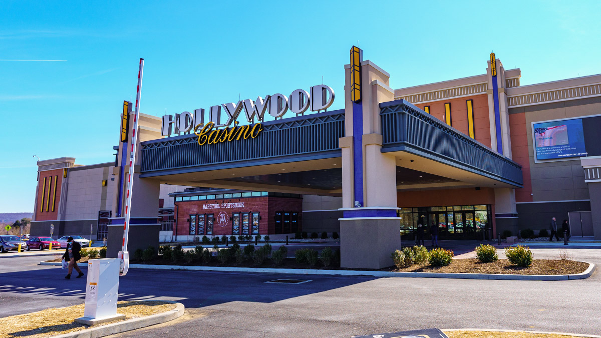 Can Penn Rejuvenate Its Hollywood Online Casino Brand?