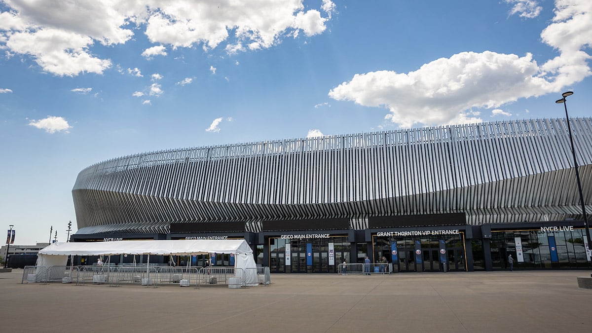 Las Vegas Sands wants to turn the Nassau Colliseum into a casino, but a judge says it doesn't hold a valid lease for the property.