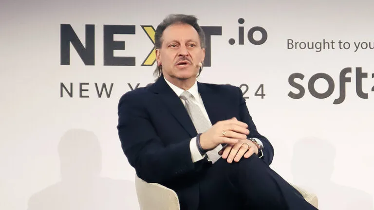 New York Sen. Joe Addabbo speaks at a conference