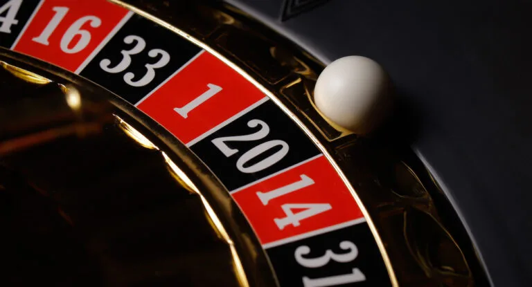 Iowa online casinos may have to wait now that commercial casino moratorium ending