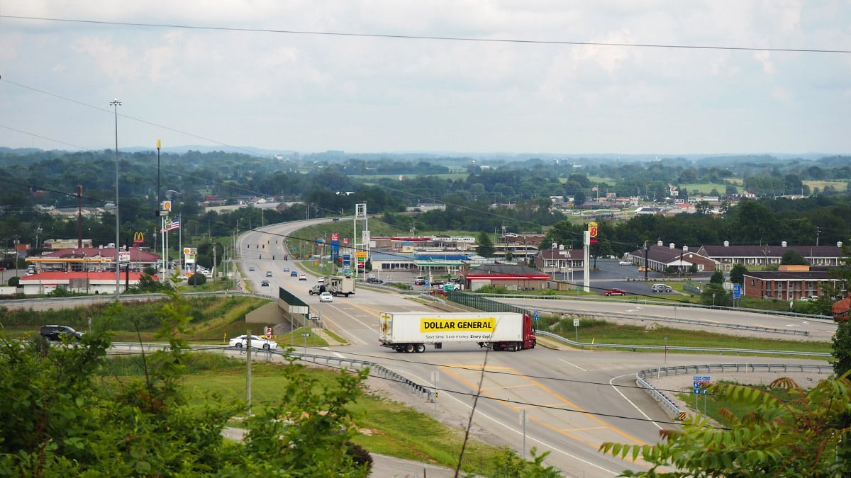 Gas stations and roadside conveniences such as those found at this highway junction in Cave City, Kentucky, are typical places to find gray market gambling machines.