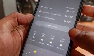 Checking weather on Android smartphone