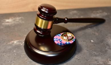 Judge hammer and poker chip for casino game