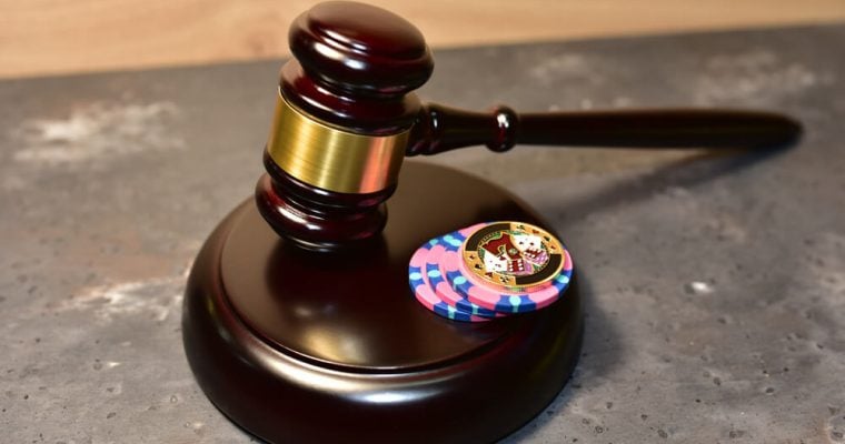 Judge hammer and poker chip for casino game